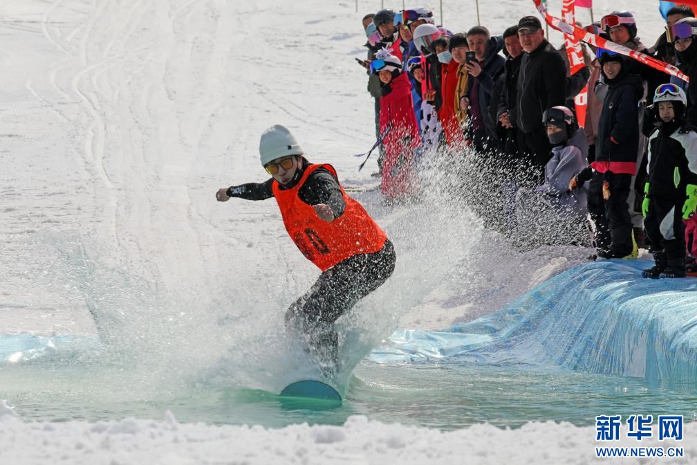内蒙古扎兰屯：滑春雪 享春光